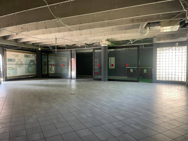 Negozio in affitto a Chivasso