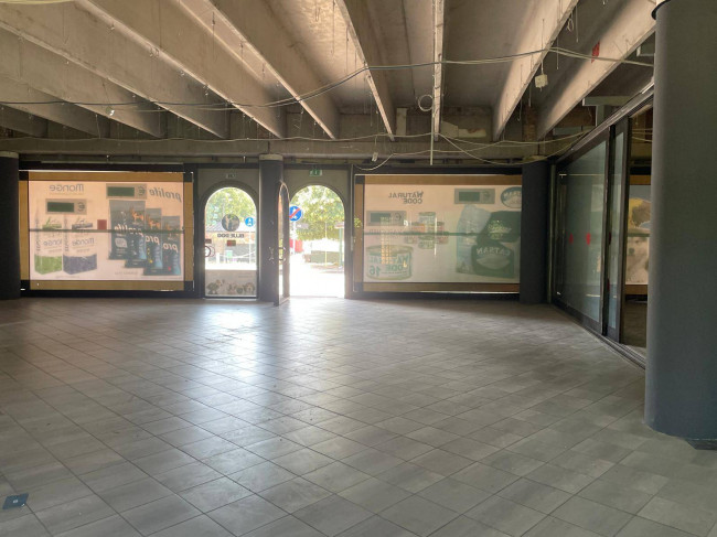 Negozio in affitto a Chivasso