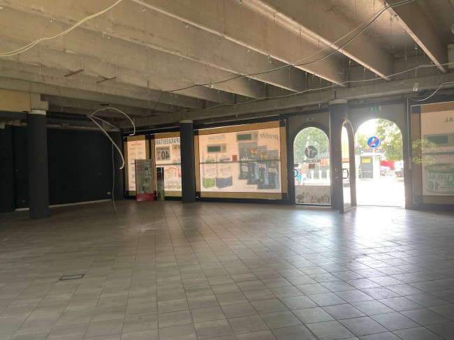 Negozio in affitto a Chivasso