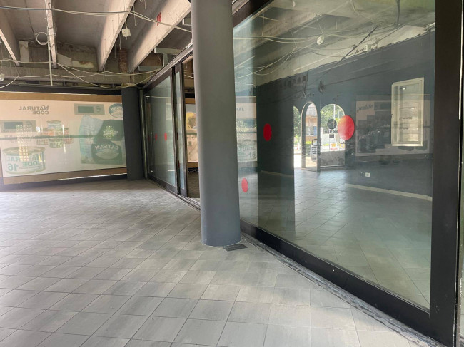 Negozio in affitto a Chivasso