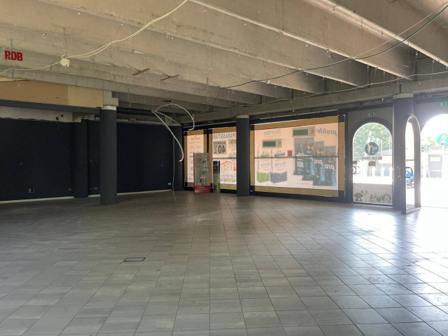 Negozio in affitto a Chivasso