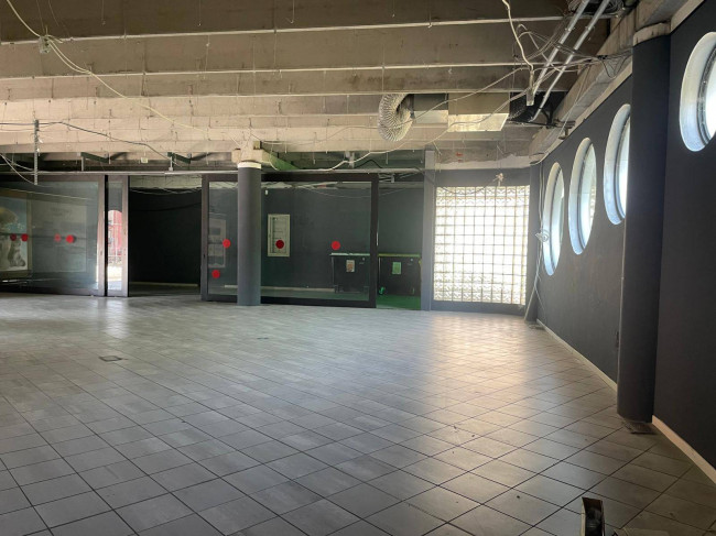 Negozio in affitto a Chivasso