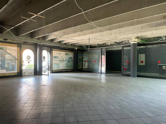 Negozio in affitto a Chivasso