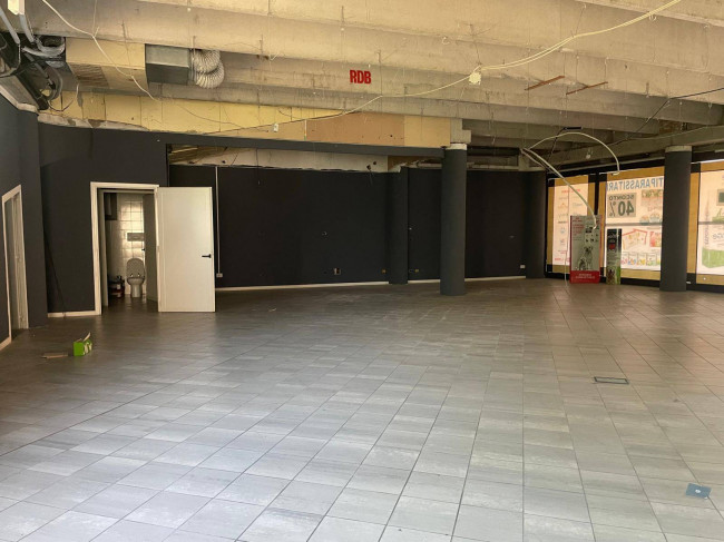 Negozio in affitto a Chivasso