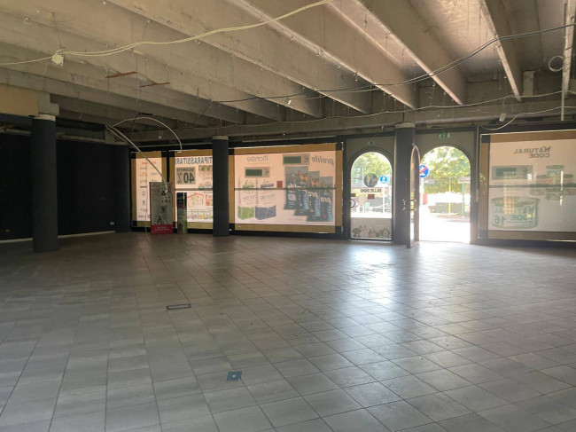 Negozio in affitto a Chivasso