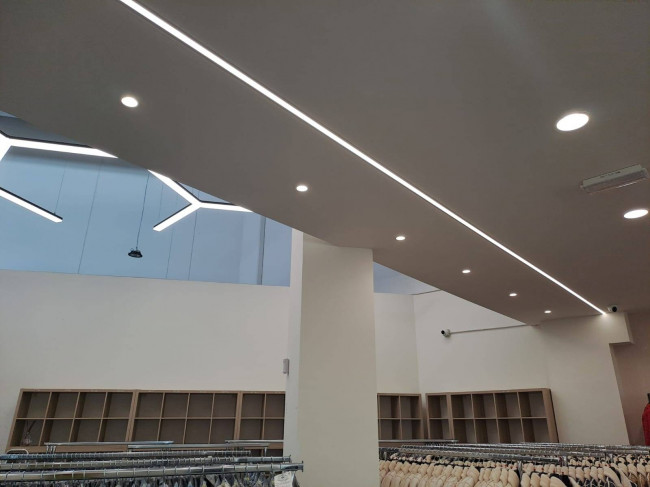 Fondo Commerciale in affitto a Prato