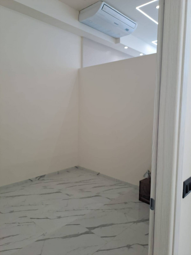 Fondo Commerciale in affitto a Prato