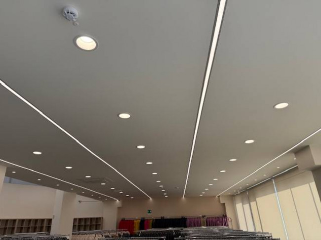 Fondo Commerciale in affitto a Prato