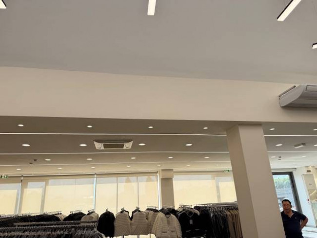 Fondo Commerciale in affitto a Prato