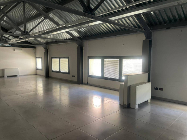 Ufficio in affitto a Chivasso