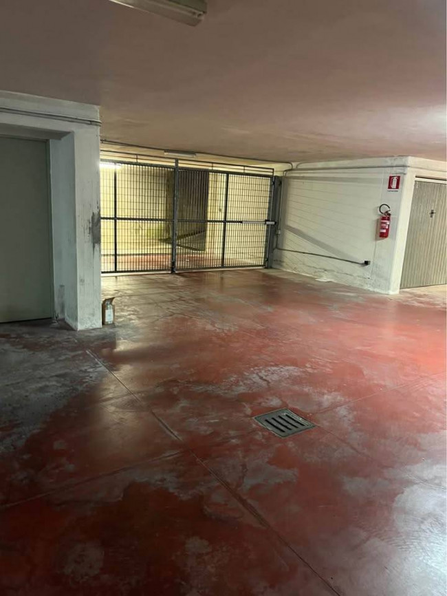 Garage in vendita a Santa Croce sull'Arno