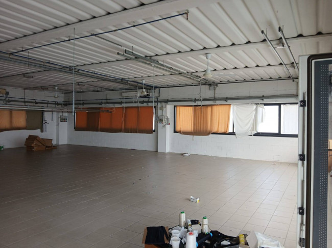 Fondo Artigianale in vendita a Capraia e Limite