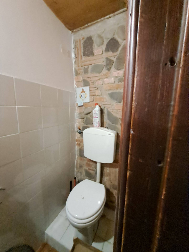 Fondo Commerciale in affitto a Santa Croce sull'Arno