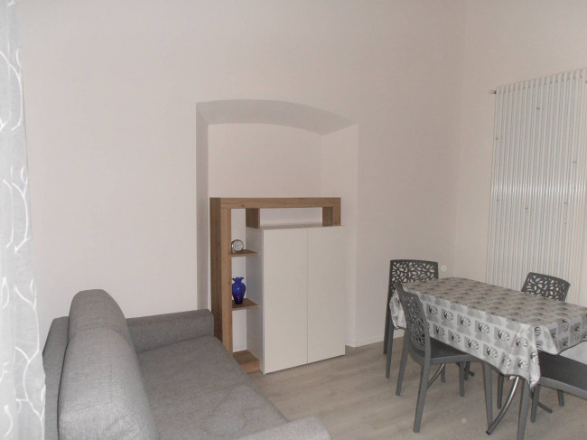 Appartamento in affitto a Porto Valtravaglia