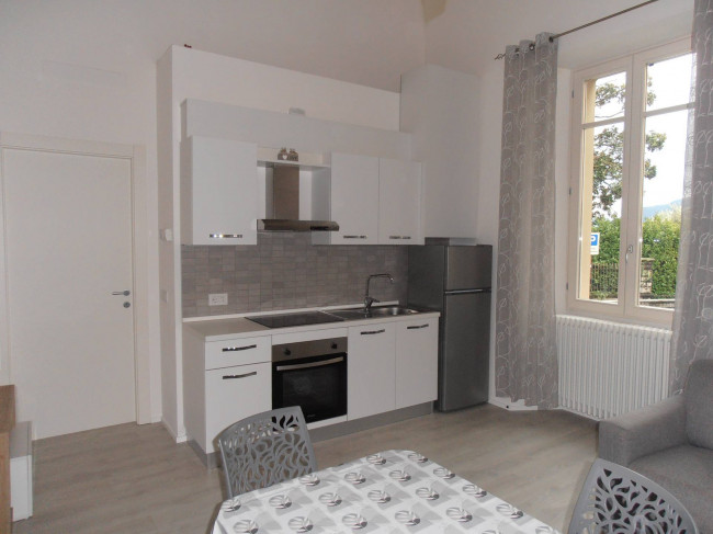 Appartamento in affitto a Porto Valtravaglia