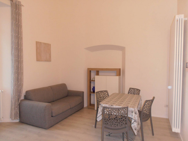 Appartamento in affitto a Porto Valtravaglia