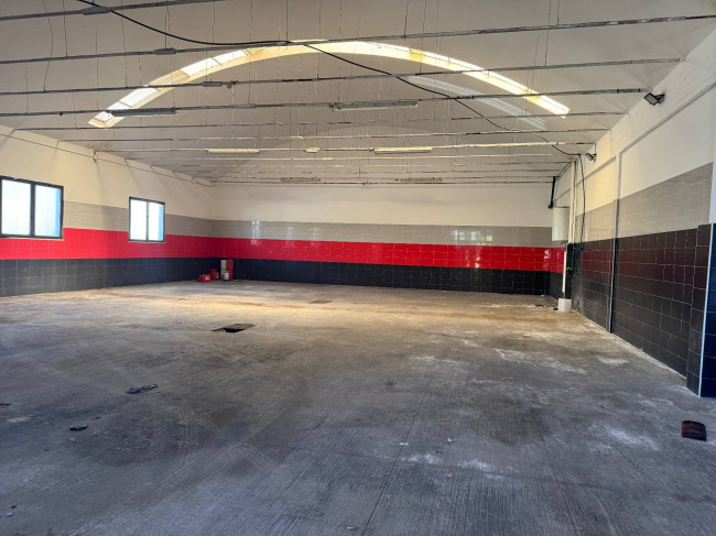 Capannone in affitto a Santa Croce sull'Arno