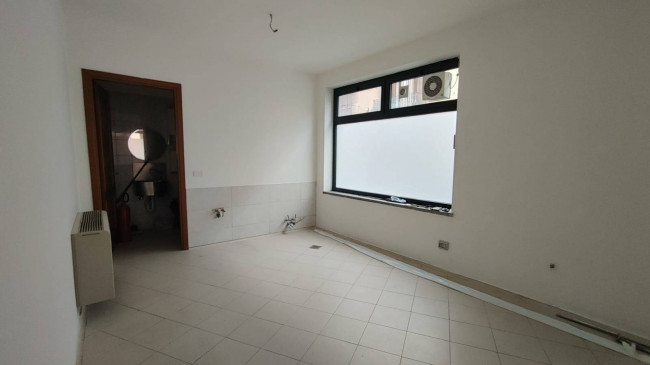 Negozio in affitto a Chivasso