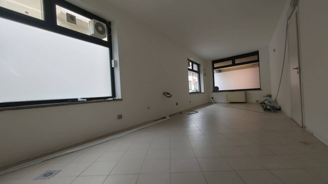 Negozio in affitto a Chivasso