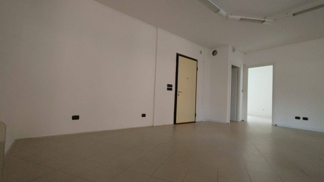 Negozio in affitto a Chivasso