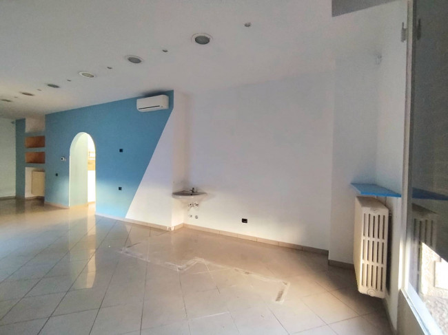 Negozio in affitto a Busto Arsizio