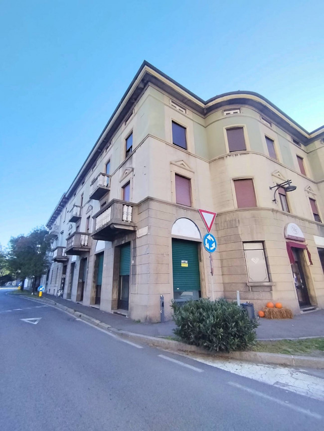 Negozio in affitto a Busto Arsizio