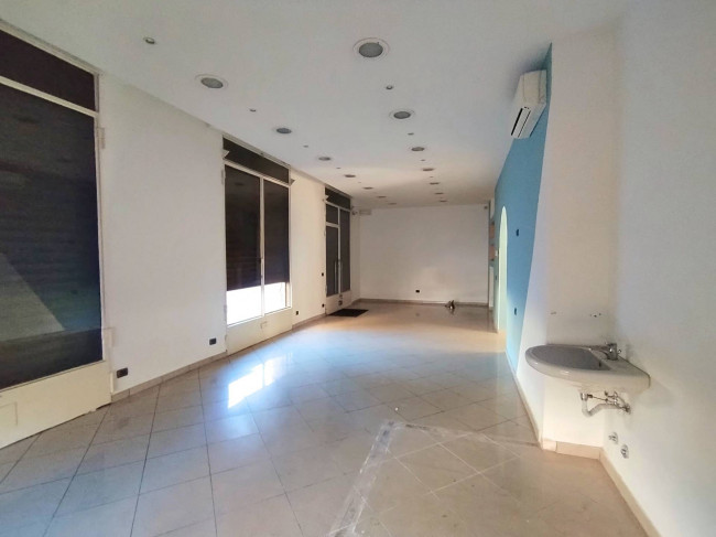 Negozio in affitto a Busto Arsizio
