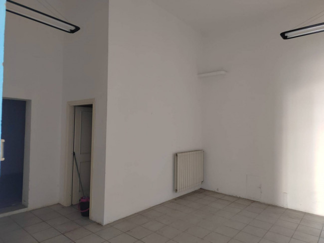 Fondo Commerciale in affitto a Certaldo