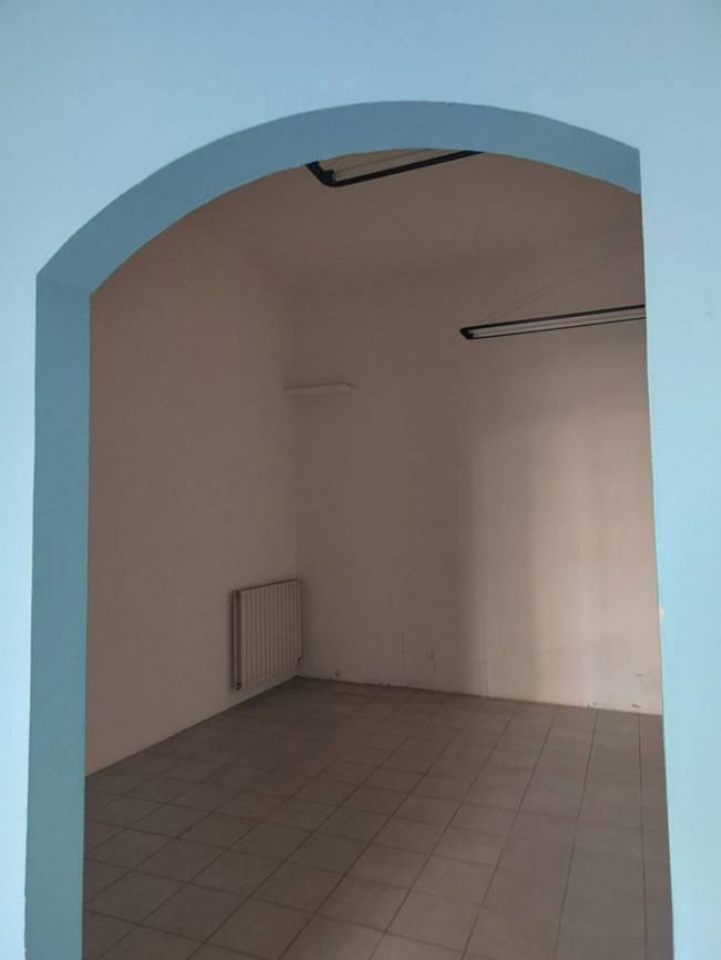 Fondo Commerciale in affitto a Certaldo