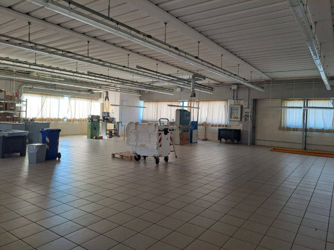 Laboratorio Artigianale in affitto a Capraia e Limite