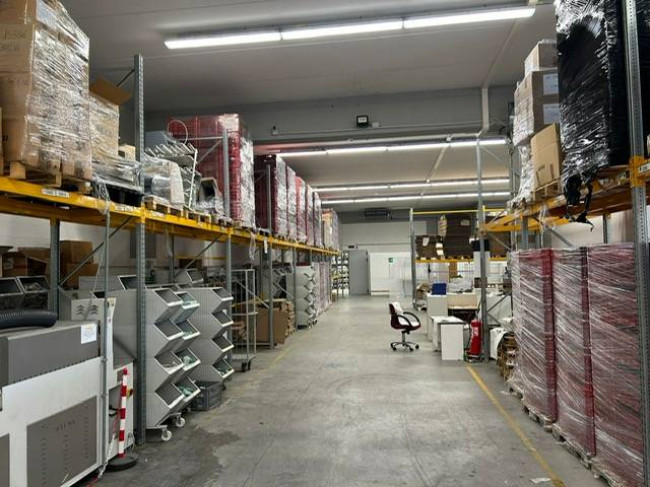 Laboratorio Artigianale in affitto a Capraia e Limite