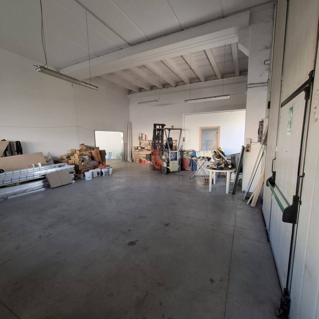 Capannone in affitto a Longiano