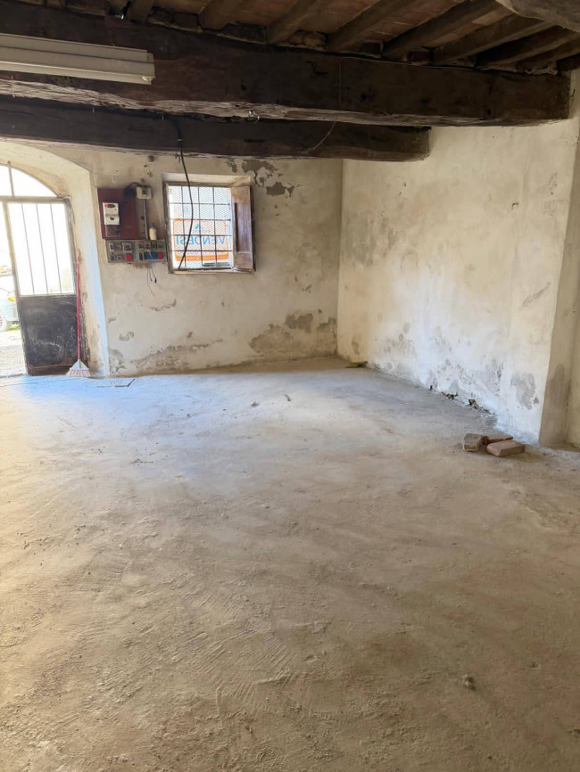 Box o garage in vendita a Castelfiorentino
