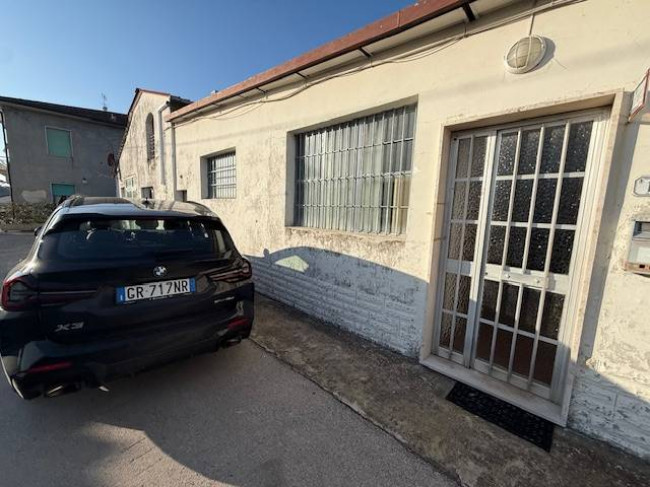 Capannone in affitto a Cerreto Guidi