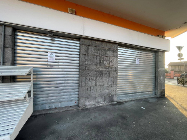 Negozio in affitto a Chivasso