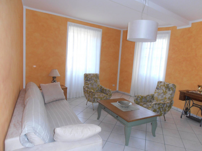 Appartamento in affitto a Porto Valtravaglia