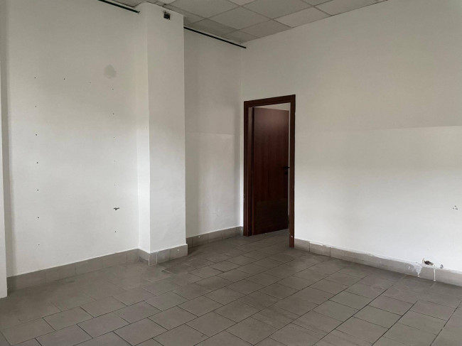 Negozio in affitto a Chivasso