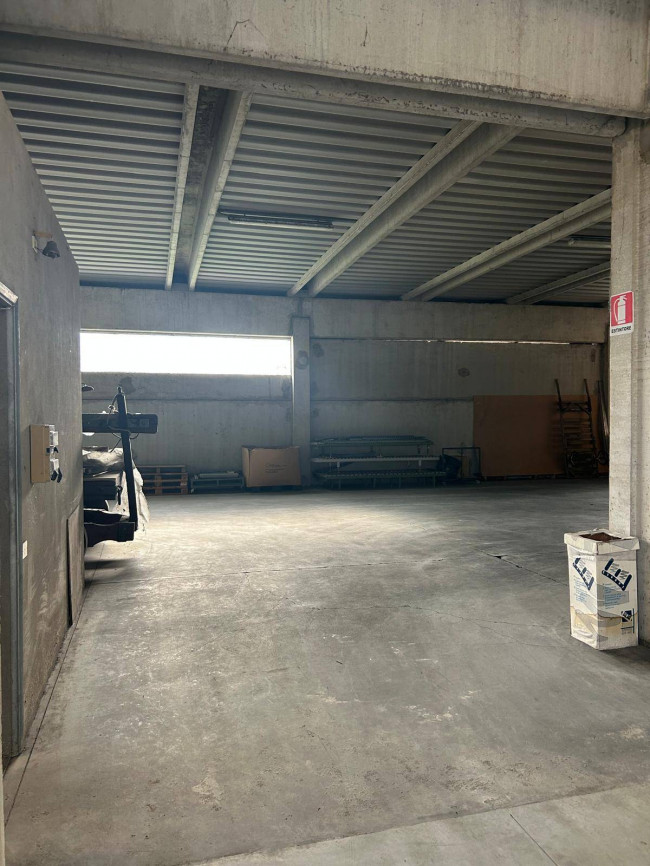 Capannone in affitto a Cerreto Guidi