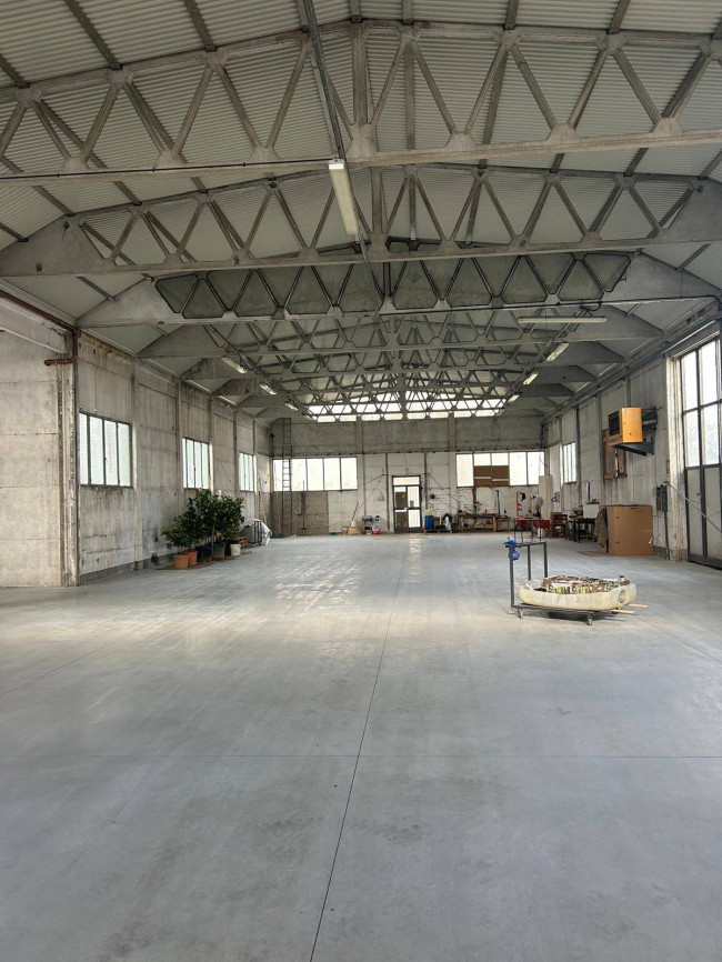 Capannone in affitto a Cerreto Guidi