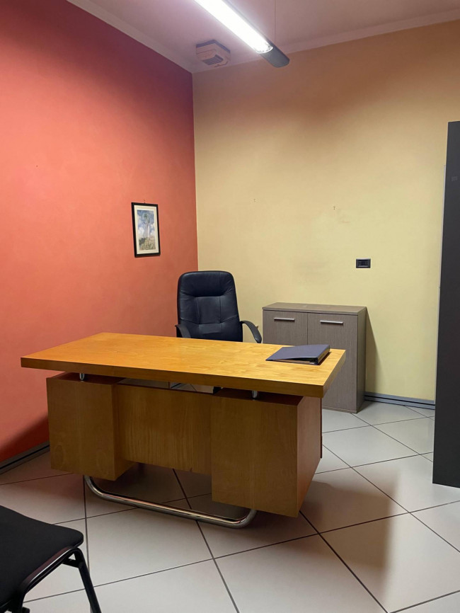 Ufficio in affitto a Chivasso
