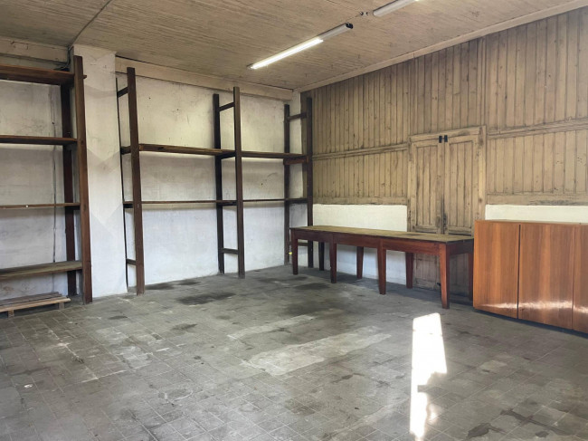 Fondo Artigianale in affitto a Chivasso