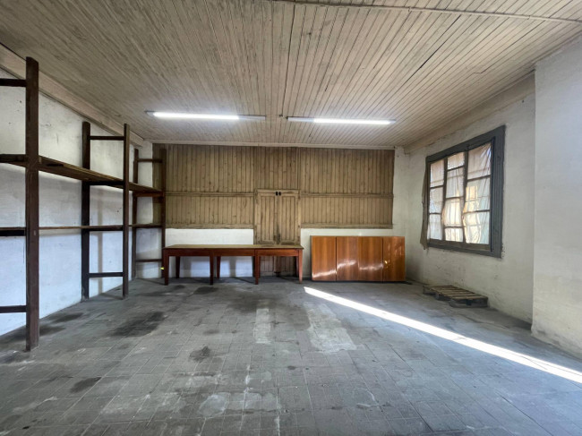 Fondo Artigianale in affitto a Chivasso