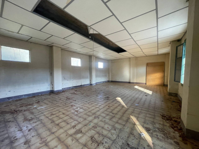 Fondo Artigianale in affitto a Chivasso