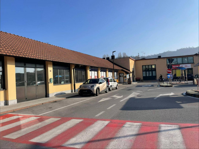 Negozio in affitto a Chivasso