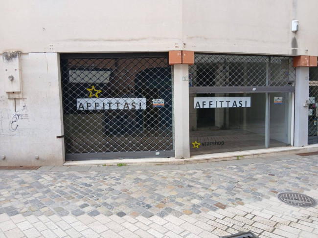 Negozio in affitto a Ravenna