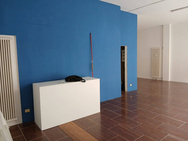 Negozio in affitto a Ravenna