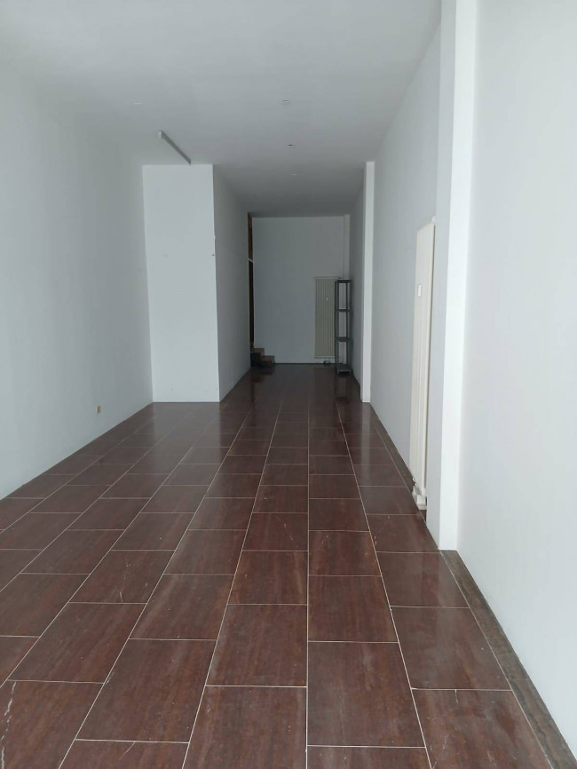 Negozio in affitto a Ravenna