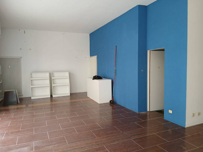 Negozio in affitto a Ravenna