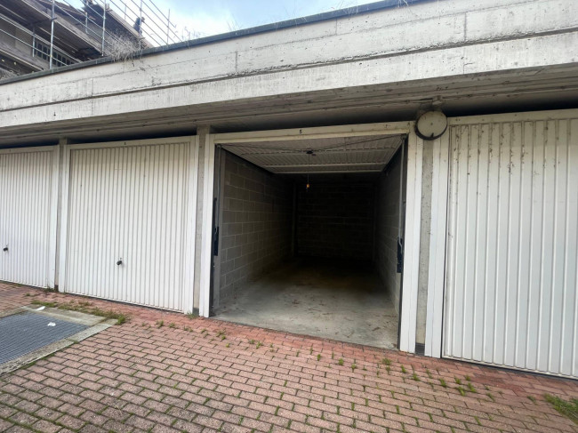 Box o garage in affitto a Chivasso