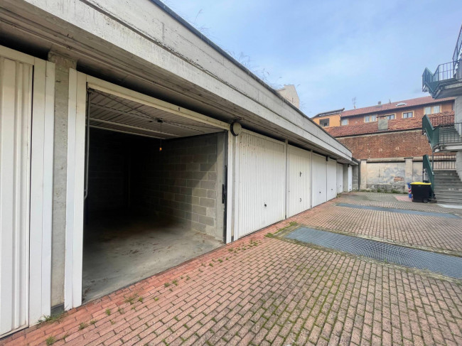 Box o garage in affitto a Chivasso